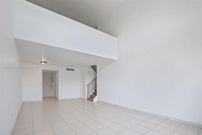 Building Photo - 6900 N Kendall Dr