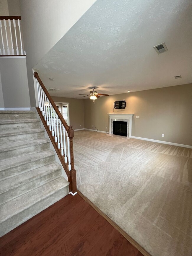 Building Photo - Stunning 4 Bed, 2.5 Bath Home in Cameron