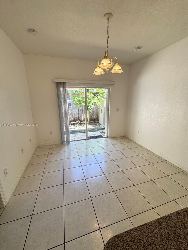 Building Photo - 2 bedroom in North Miami Beach FL 33181