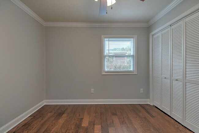 Building Photo - 2708 Schumway Dr