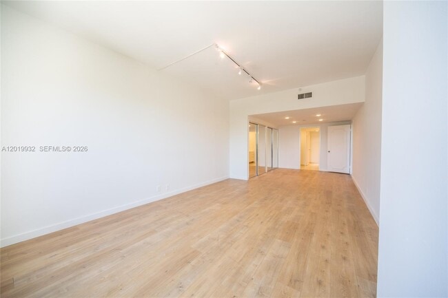 Building Photo - 151 Crandon Blvd
