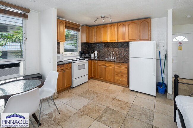 Building Photo - 240 Lili?uokalani Ave