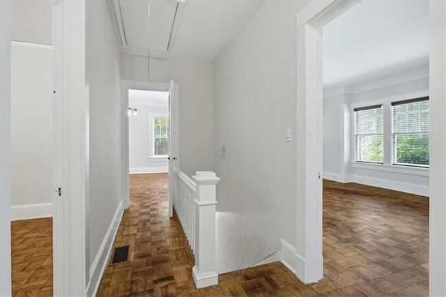Building Photo - 1513 Melrose Dr SW