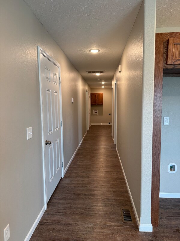 Building Photo - 919-921 W Stewart St