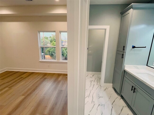 Building Photo - 3802 Yale St