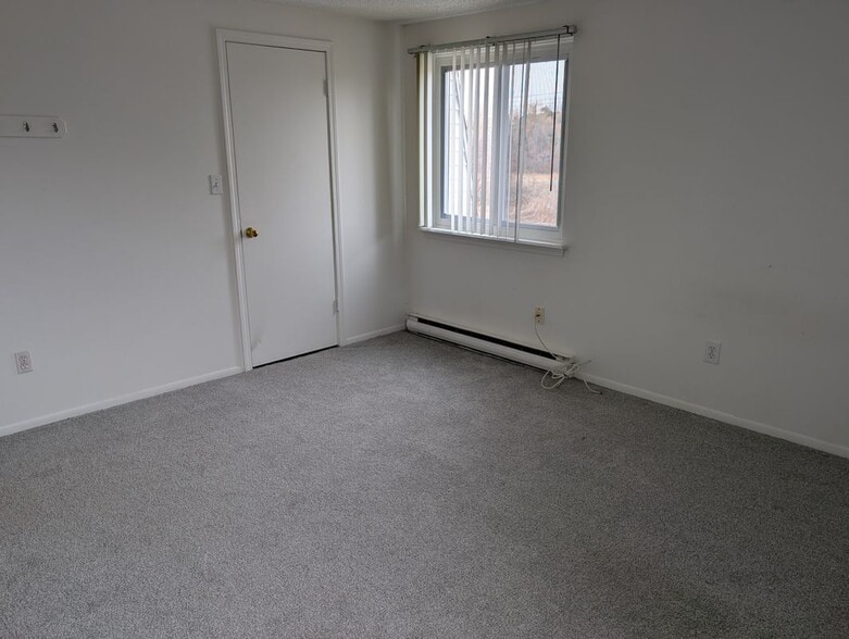 Building Photo - 6301 Robinson Rd