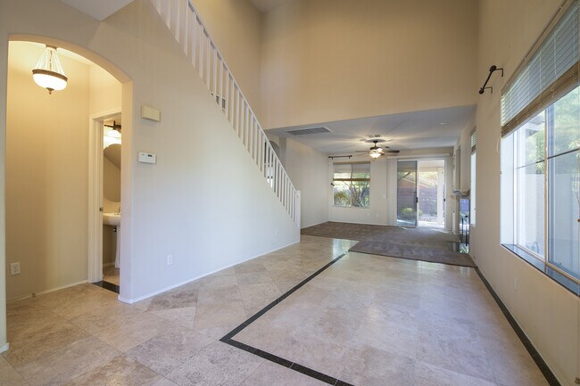 Building Photo - SUMMERLIN Home 3 Bedrooms + Small Loft - M...