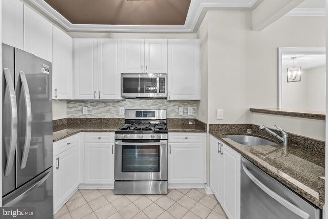 Building Photo - 4951 Brenman Park Dr