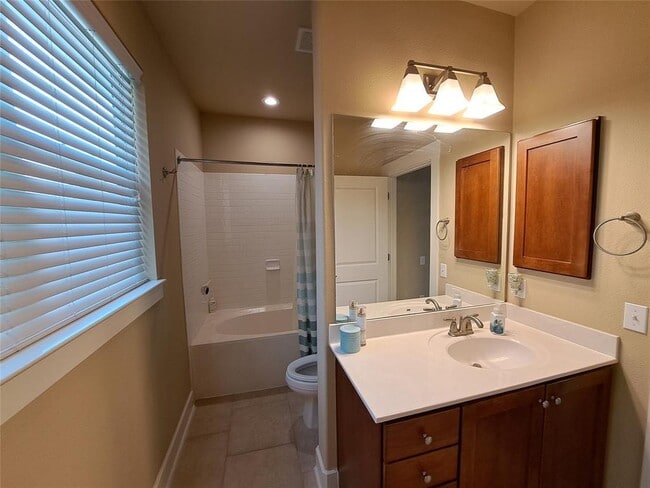 Building Photo - 1601 Miriam Ave