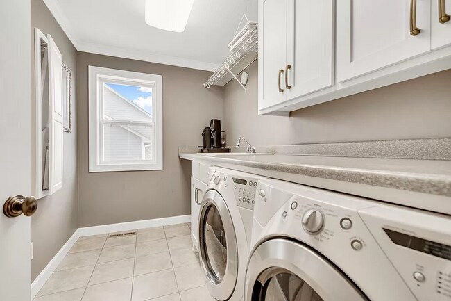 Building Photo - 17659 63rd Pl N