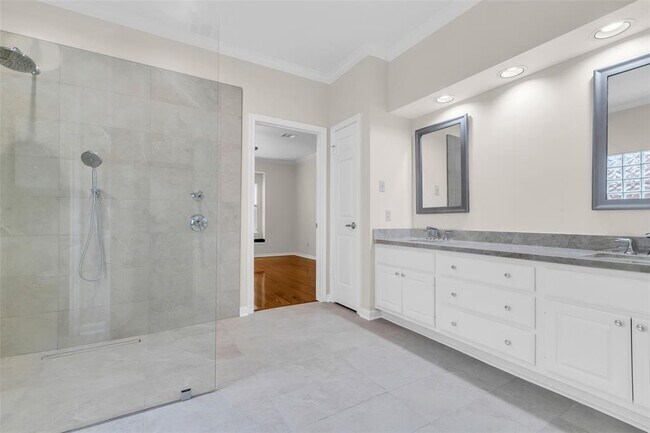Building Photo - 7302 Palisades Heights Dr