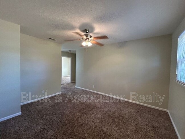 Building Photo - 110 Hedgecock Ave SW