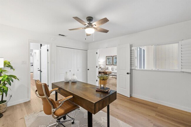 Building Photo - 8346 Summerwood Dr