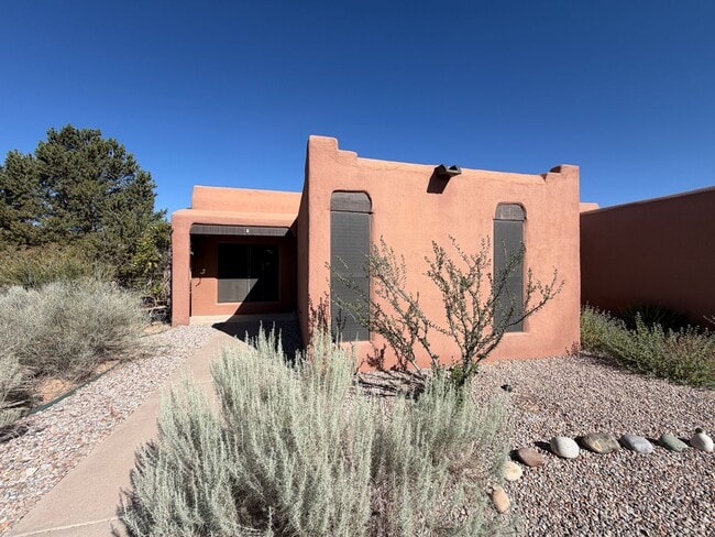 Building Photo - Beautiful Luxury 2 Bedroom Townhome Available in Corrales!