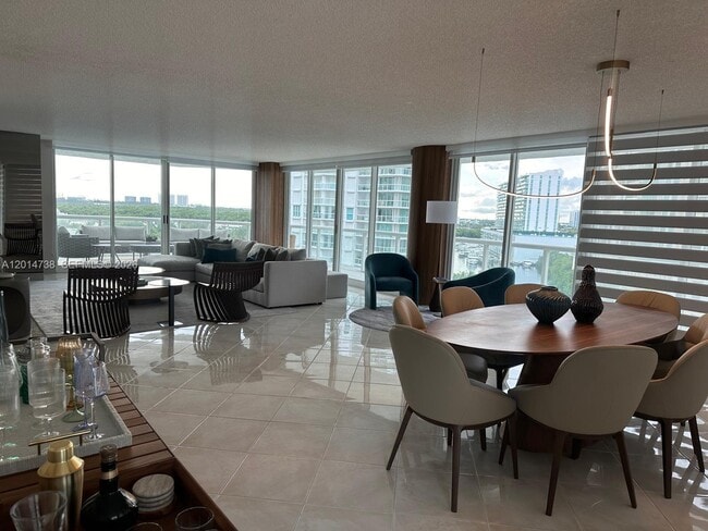 Building Photo - 16400 Collins Ave
