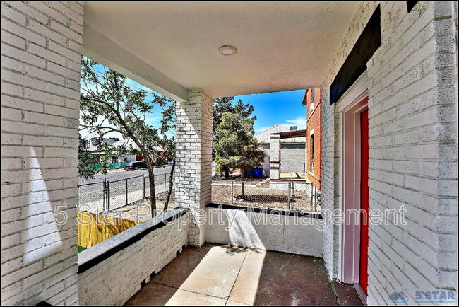 Building Photo - 615 Arizona Ave