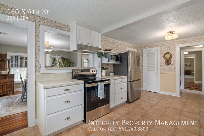 Building Photo - 160 S 4th St