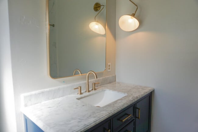 Building Photo - 6 Flora Cove