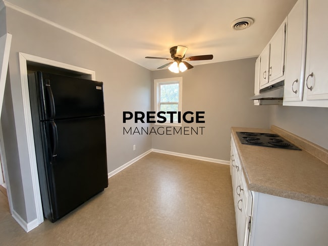 Building Photo - 2 Bedroom Home in Lowell