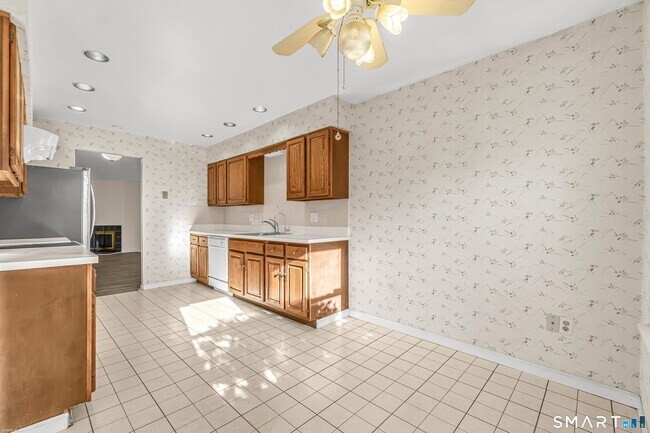 Building Photo - 4023 Park Ave