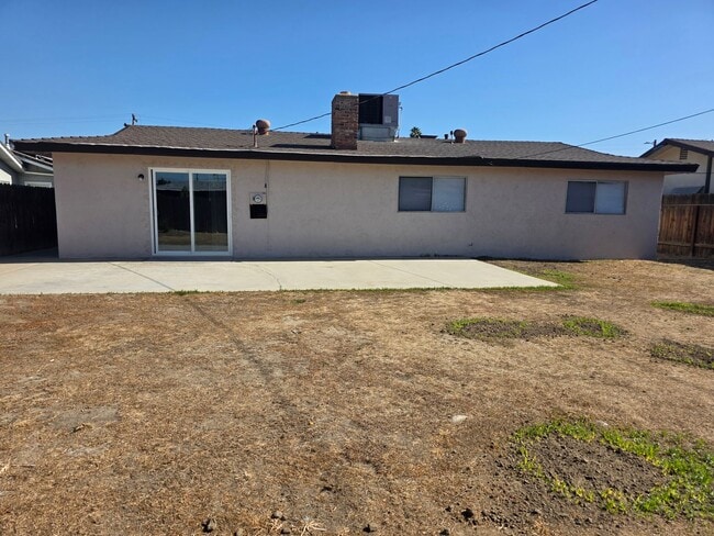 Building Photo - 2805 Cambria Ave