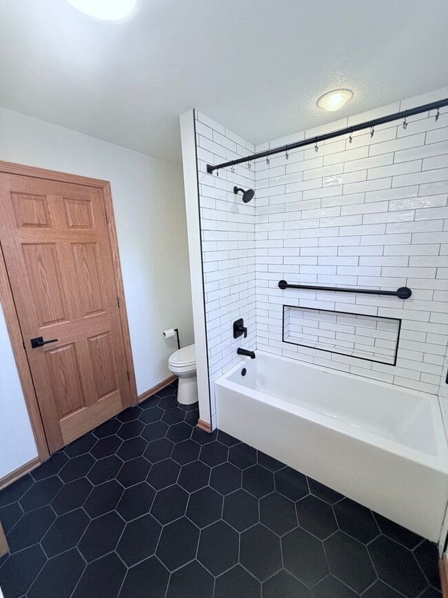 Building Photo - Fully Remodeled Luxury Home with Exceptional Space and Style!!