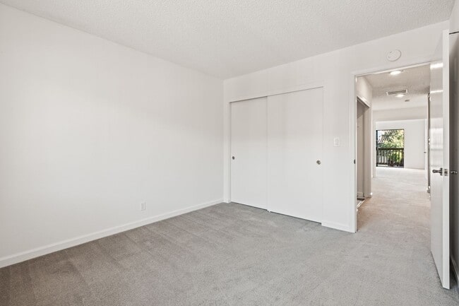 Building Photo - 14408 Outrigger Dr