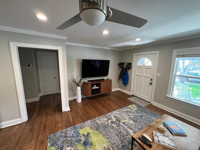 Building Photo - 1314 Arcadia Ave