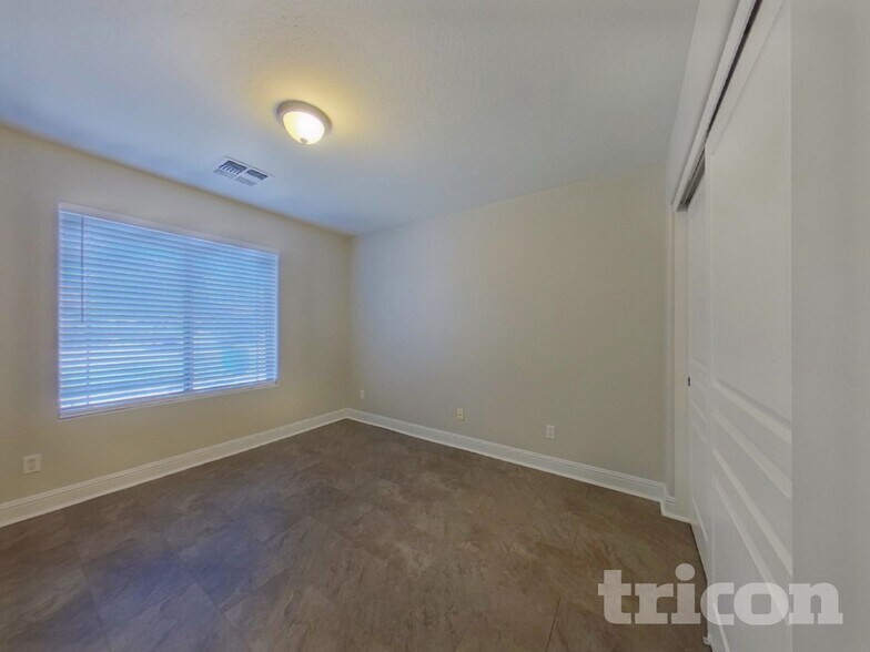Building Photo - 20711 N Santa Cruz Dr