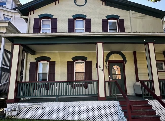 Building Photo - 424 Monroe Ave