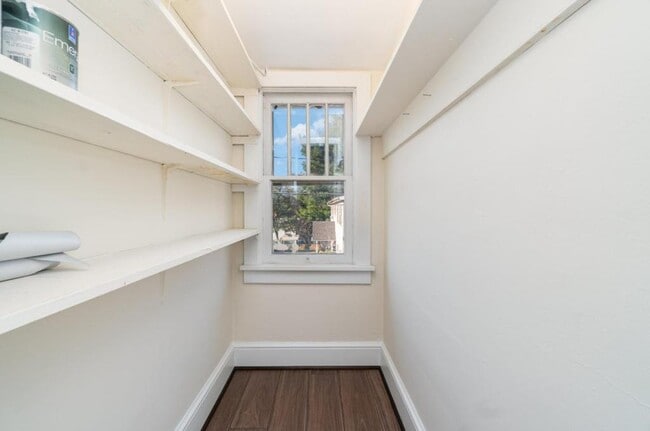 Building Photo - 150 Riddle Rd