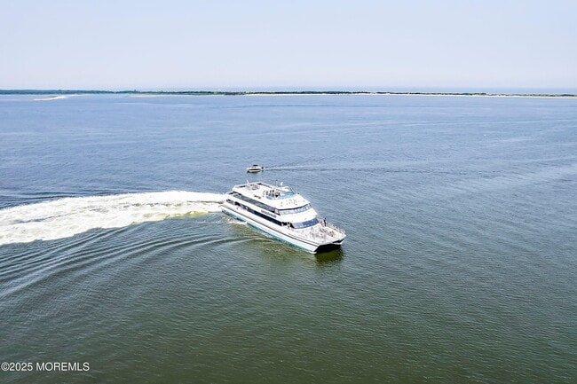 Building Photo - 203 Shore Dr