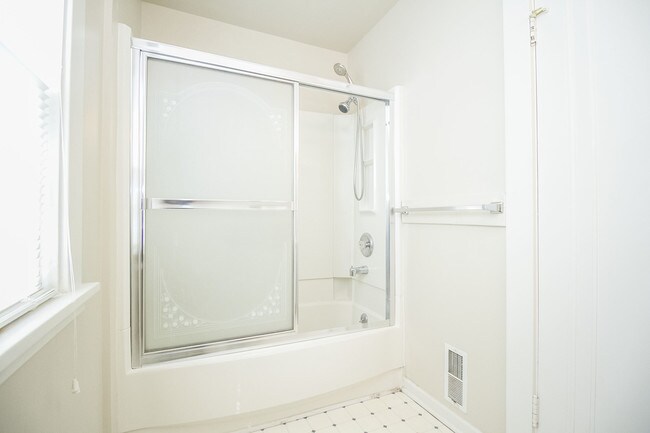 Building Photo - 306 E Northgate Pkwy