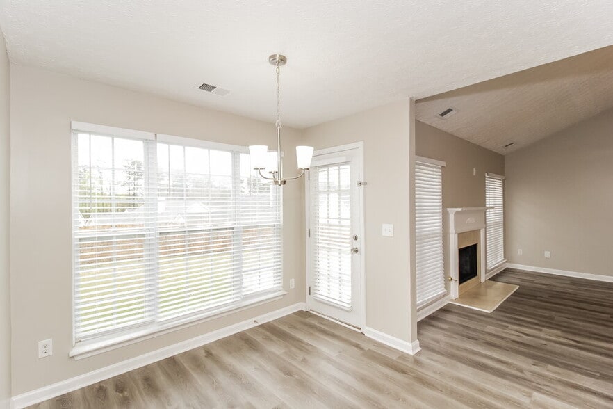 Building Photo - 20 Tavern Green