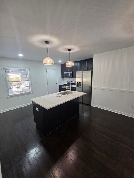 Building Photo - 1015 Braemar Ave SW