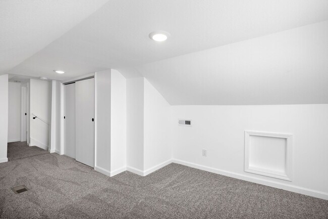 Building Photo - 4516 Mercier St