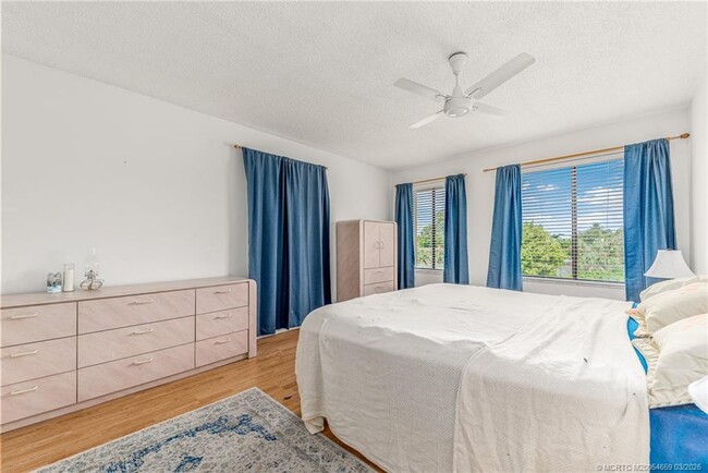 Building Photo - 5393 SE Miles Grant Rd