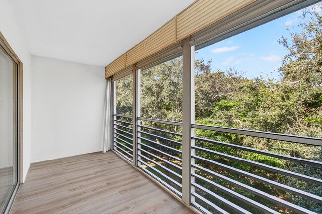 Building Photo - 1501 Cayman Way