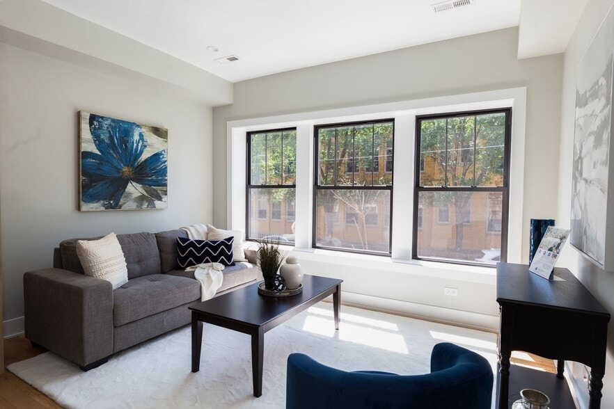 Building Photo - 2453 W Logan Blvd