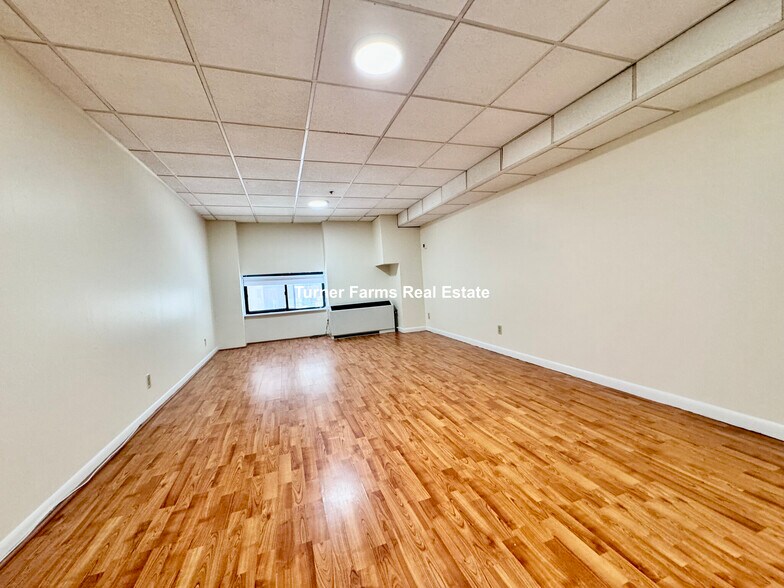 Building Photo - 67 Boylston St