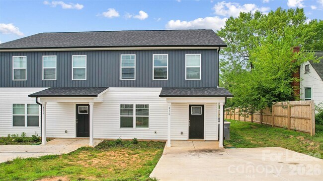 Building Photo - 816 Fairview St