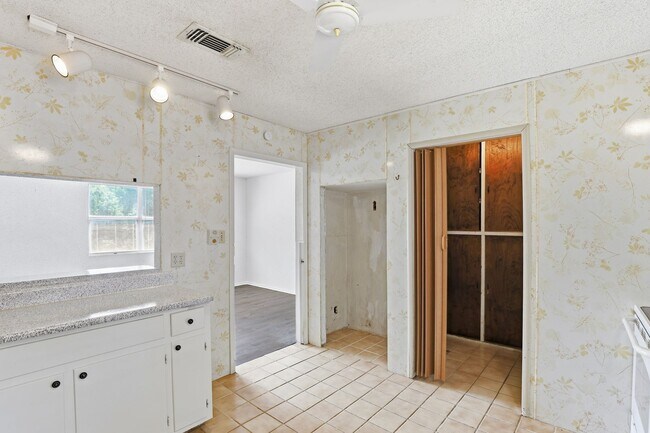 Building Photo - Beauty in Burleson ISD