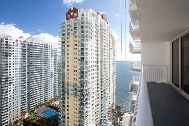 Building Photo - 1200 Brickell Bay Dr