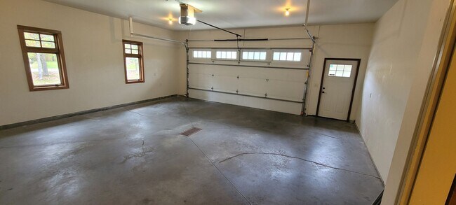 Building Photo - Beautiful 4 Bedroom Home Off of Lake Irving