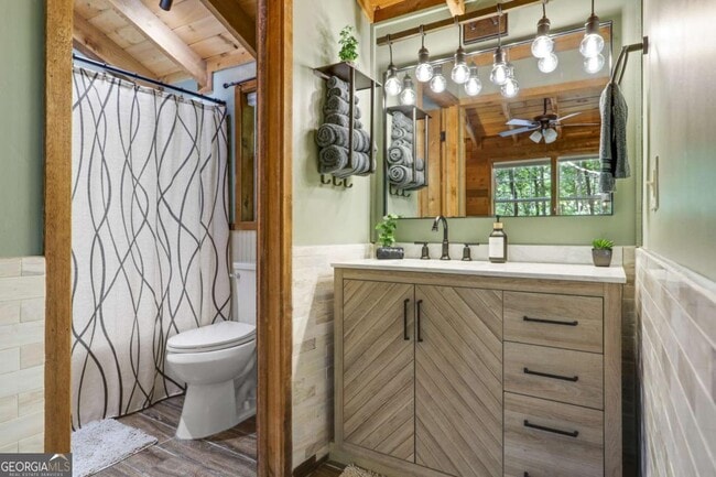 Building Photo - 166 Nantahala Pass Rd