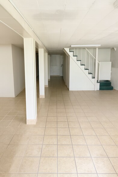 Unit 2a - 5724 W Henderson St