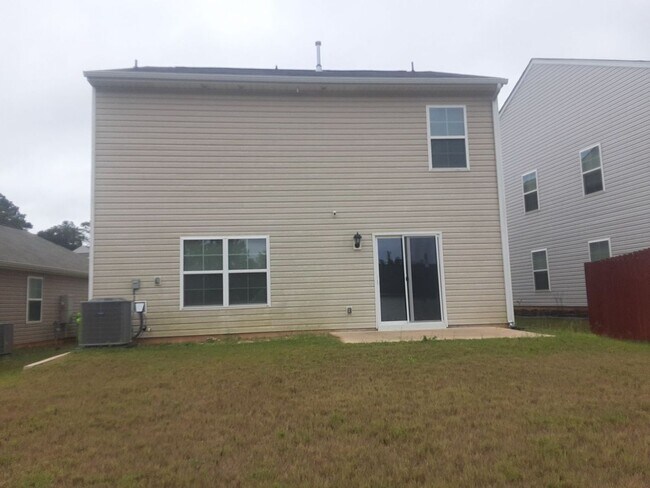 Building Photo - Charming Four Bedroom Home in Southeast Columbia!