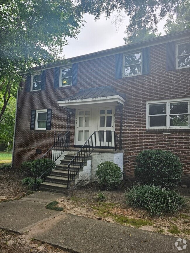 Building Photo - NEW LISTING!!!! Dont Miss Out