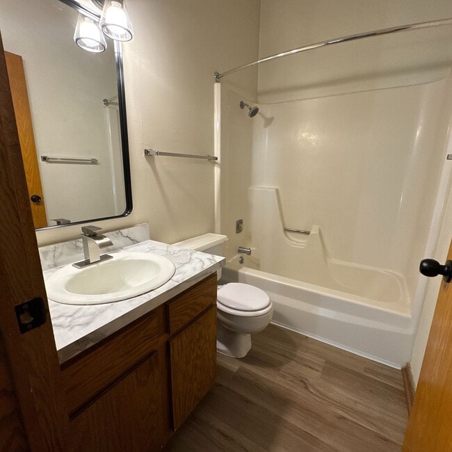 Building Photo - Stylish 1-Bedroom Apartment with Luxurious Updates in a Serene Setting