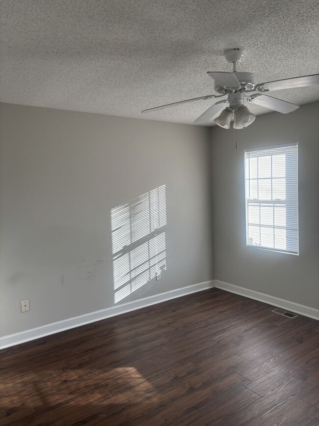 Building Photo - coming soon 3 Bedroom house